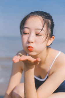 迈开腿吃草莓方法
